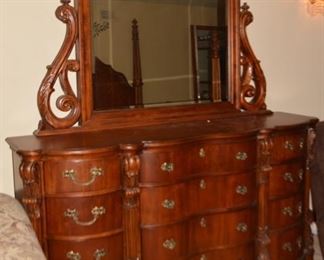 Very Nice Mahogany Bedroom Set, Dresser with Mirror