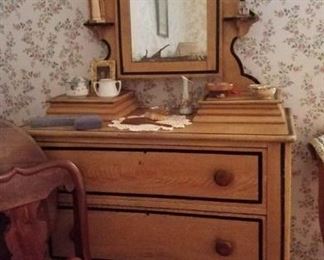 Cottage dresser