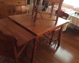 Table and 4 Chairs. Vintage.