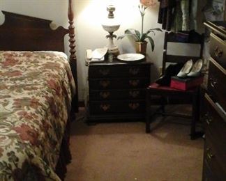 Queen bed. matching nightstands and lamps
