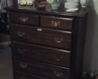 chest of drawers