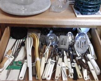 kitchen utensils 