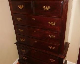 Larger chest of drawers