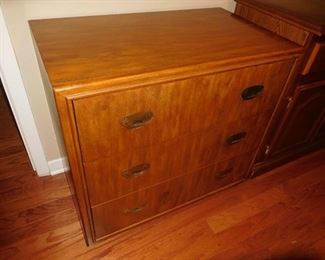 Mid Century 3-drawer chest