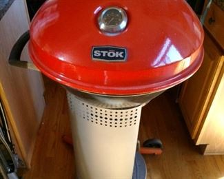 it's a throwback …. configured to provide plenty of options from searing to slow smoke