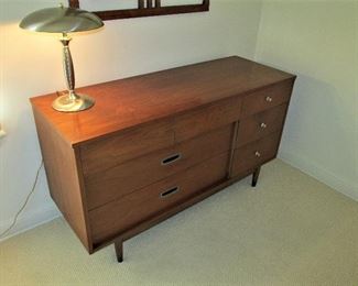 Mainline by Hooker mid century dresser (BID ITEM)