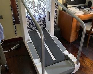 Treadmill MOBIA Nautilus working great - 28”W x 49”T x 51”D