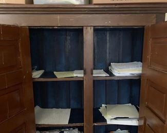 Inside cabinet has 3 shelves