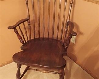 ARMED DINING CHAIR