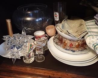 ASSORTED SERVING PIECES