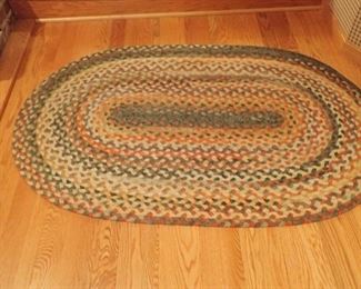 BRAIDED RUGS LARGE ROUND - OVALS - VARIETY OF SIZES
