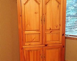 PINE ENTERTAINMENT CENTER