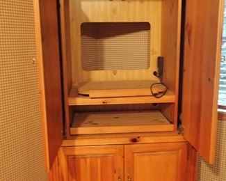 PINE ENTERTAINMENT CENTER