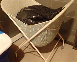 LAUNDRY CART