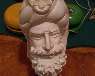 WHITE HEAD PIPE IN HARD CASE HOLDER