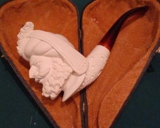 WHITE HEAD PIPE IN HARD CASE HOLDER