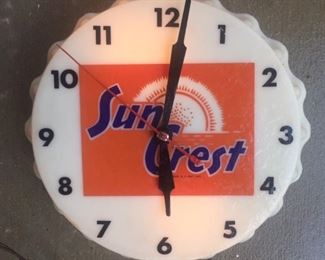 1960's Sun Crest Bottle Cap Clock(Back Lit/10" Diameter)