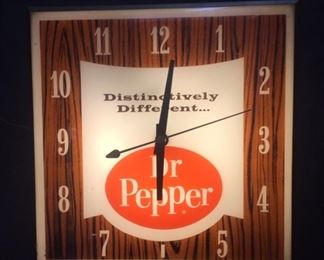1970 Dr. Pepper "Distinctively Different" Pam Clock