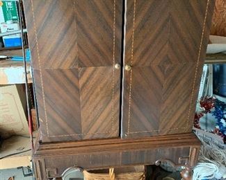 This is an old stereo cabinet converted to Glass Shelves for a nice cabinet