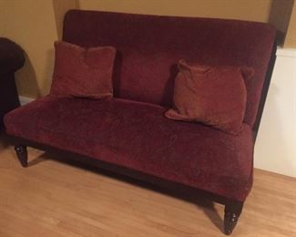 High back sette, pillows