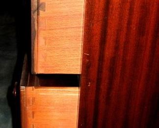 Superior Quality Dovetail Drawer Construction, Built to Last a Lifetime