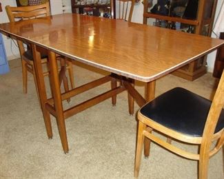 SWEET MID-CENTURY DROP LEAF/FOLDING TABLE WITH GATE LEGS (SEE NEXT PHOTO)