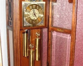 HOWARD MILLER CLOCK "CHIMES BEAUTIFULLY"