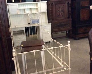 antique baby bed