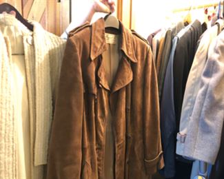 Vintage coats, leather coats, fur mink coats, fox colar