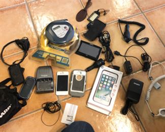 apple iphone 4 At&t - works; iphone 8 case-new, wires, charges, cd player