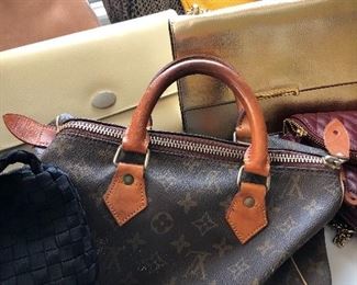 Reproduction Louis Vuitton 