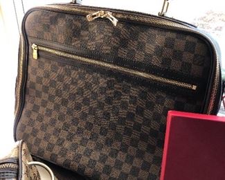 Reproduction Louis Vuitton 