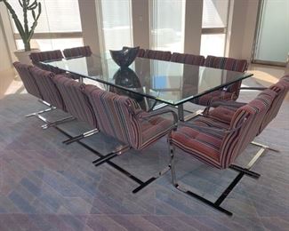 A perfect dinner table. Dinner for 12!!