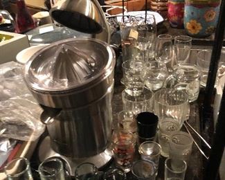 we have enough quality kitchen things for 10 homes -easy