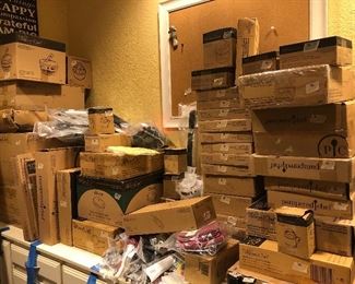 Pampered chef lovers dream. Former rep. So many new in box retired items at great prices