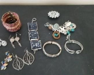 Bracelets, Earrings, Brooch's Lot