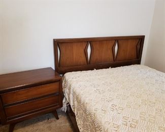 Mid-Century Headboard/Foot Board & Nightstand https://ctbids.com/#!/description/share/241796