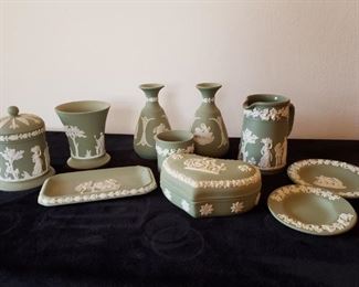 Assorted Wedgwood Pieces https://ctbids.com/#!/description/share/243770