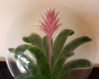 Floral Design Glass Decorative Plate https://ctbids.com/#!/description/share/243781
