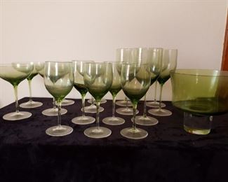 Green Glassware https://ctbids.com/#!/description/share/243790