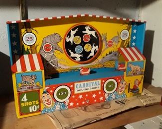 Tin toy gallery