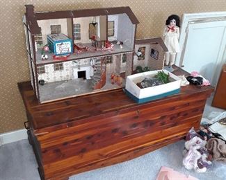 cedar chest on wheels