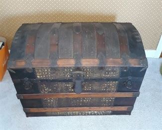 hump back trunk