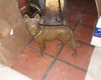 Cast iron dog