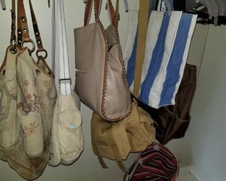 Women's  Oversize Totes 