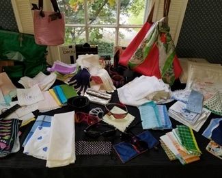 Vintage Women's Hankies, Handbags 