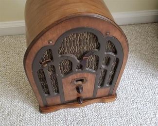 Old Tube Cathedral Radio