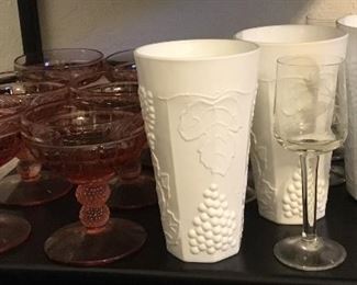 Depression glass berry bowls, cordial glasses & milk glass tumblers