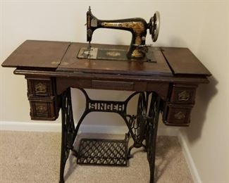 Singer Sewing machine 