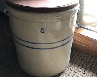 FABULOUS CROCKS WITH LIDS